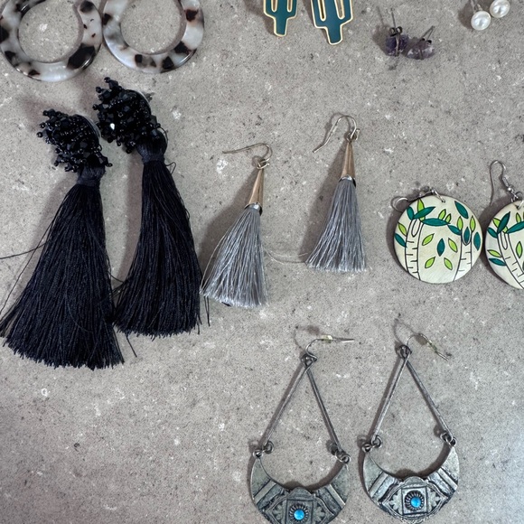 Assorted Earring Collection - Picture 5 of 5